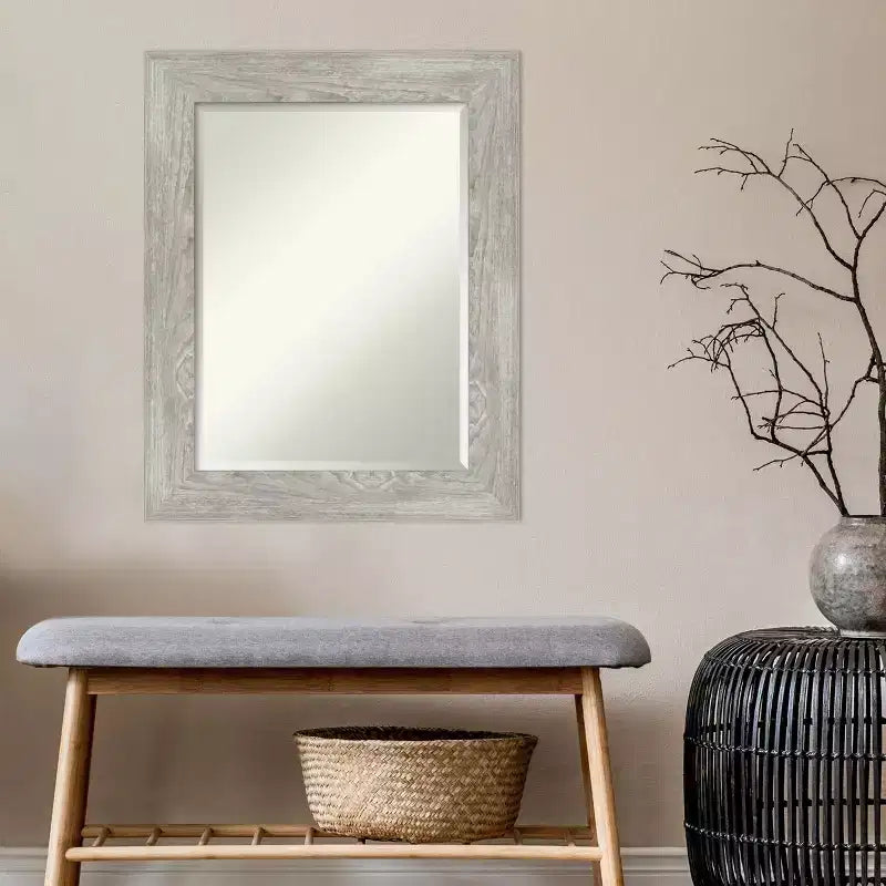 Miroir mural biseauté encadré gris colombe lavé, 24" x 30"