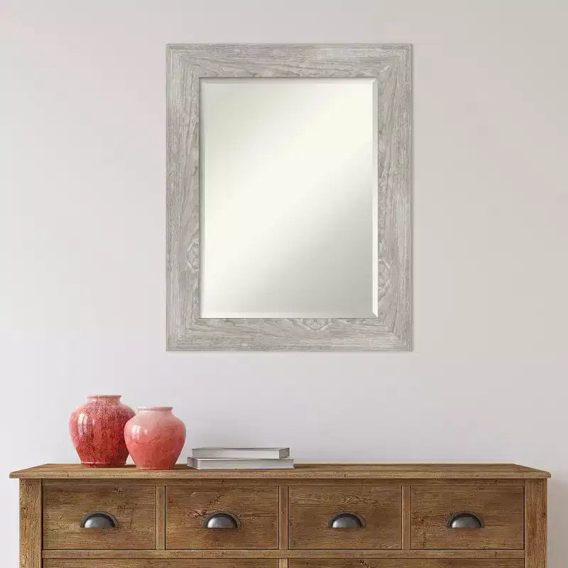 Miroir mural biseauté encadré gris colombe lavé, 24" x 30"