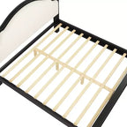 Lit plateforme en bois avec tête de lit capitonnée