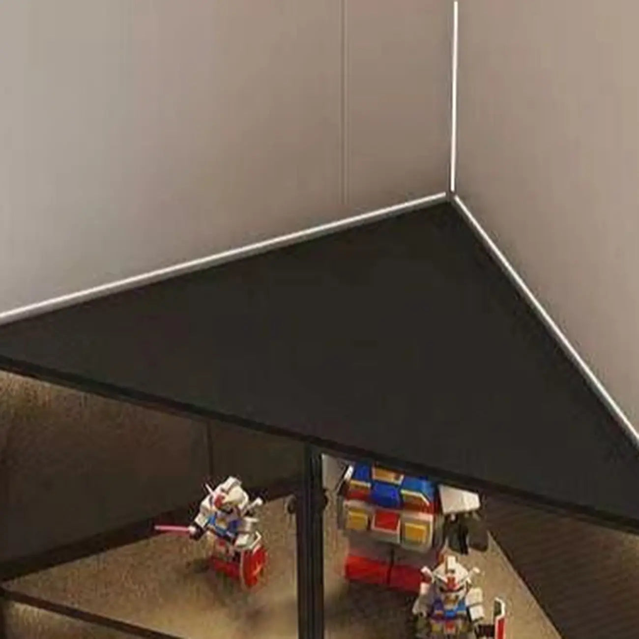 Meuble d'angle d'exposition moderne en bois et métal gris avec porte vitrée