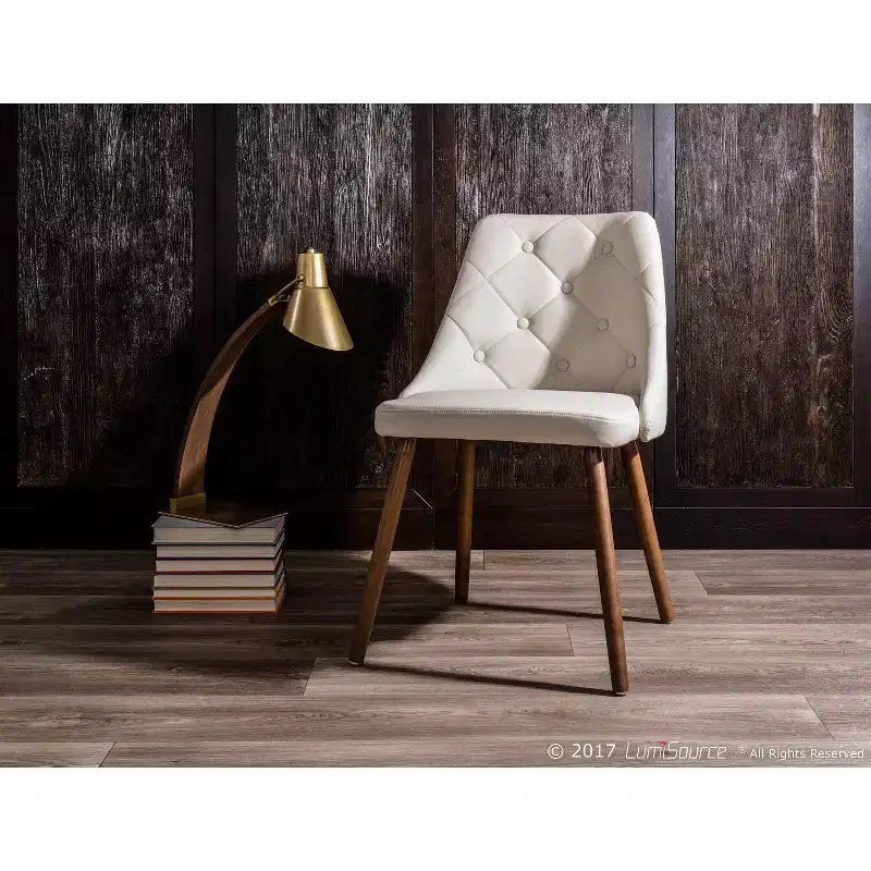 Chaise de salle à manger moderne du milieu du siècle Crème - Rembourrée, finition noyer, similicuir