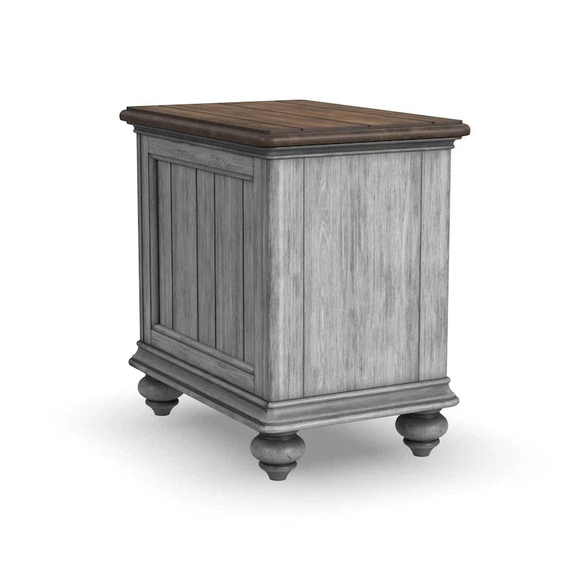 Table d'appoint Plymouth marron en bois par Flexsteel - 16 x 23 x 23
