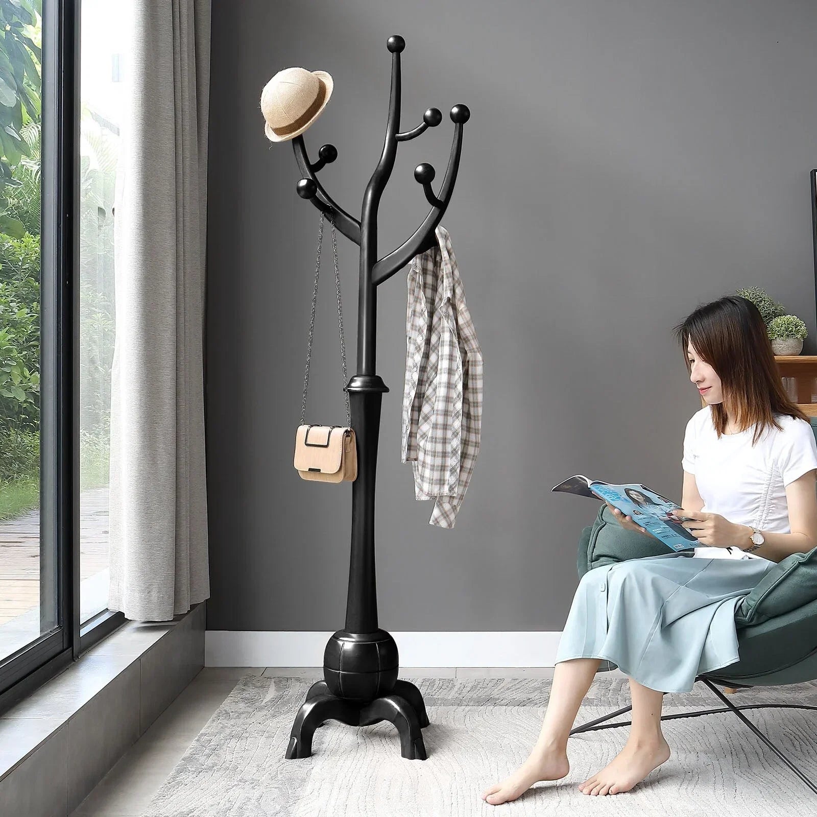 Porte-manteau sur pied en bois d'hévéa à motif de branches d'arbre avec 8 crochets - 24,5 l x 70,87 h