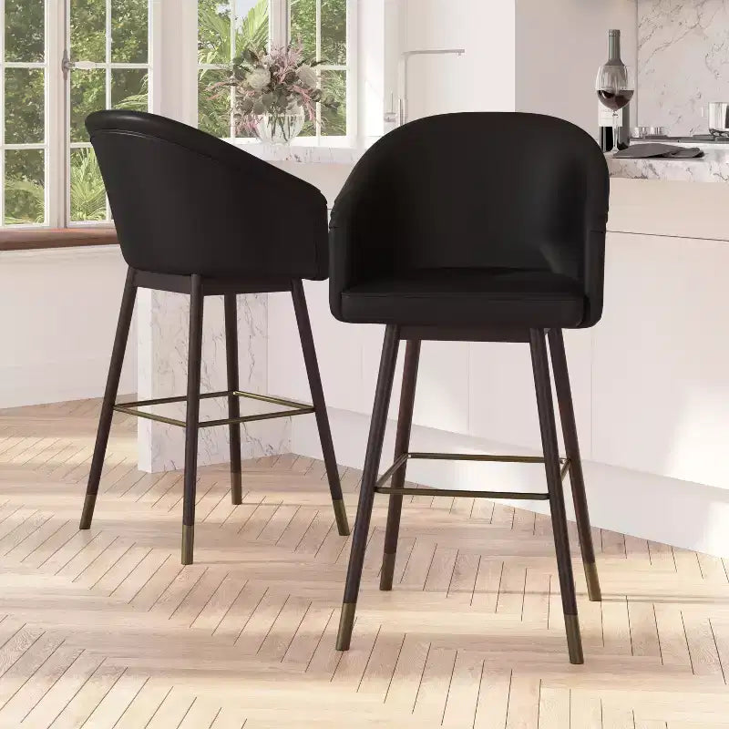 Tabouret de bar moderne avec structure en bois et accents métalliques