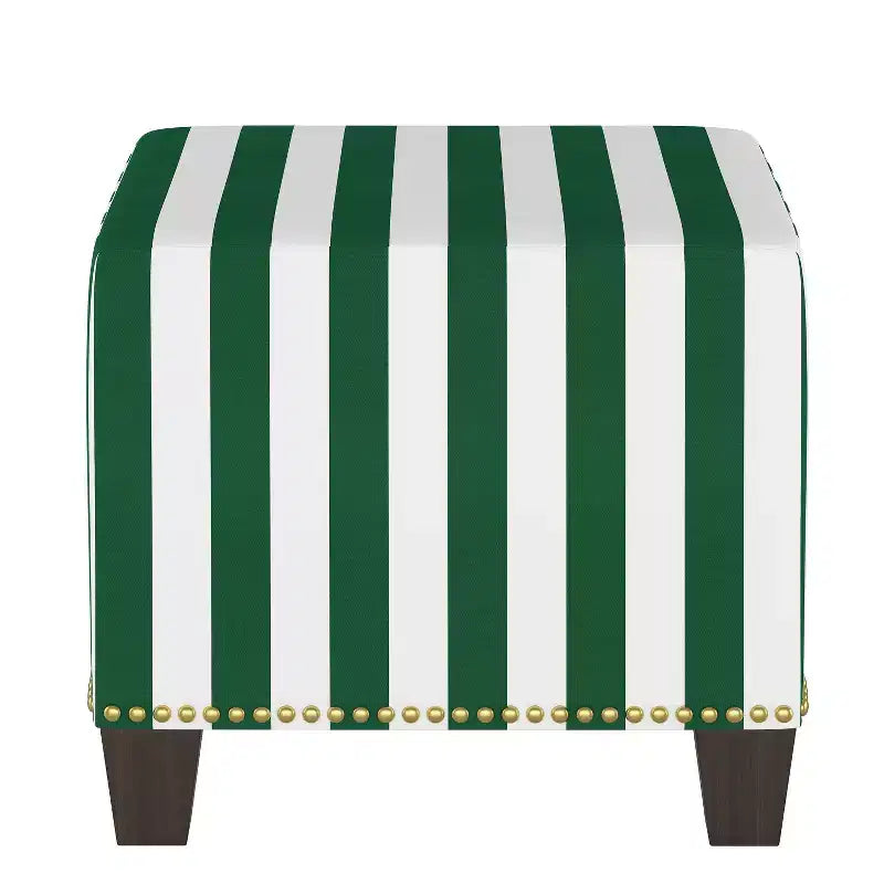 Pouf carré clouté avec motifs